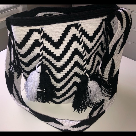 Authentic Handmade Colombian Wayuu Handbag - Picture 3 of 3